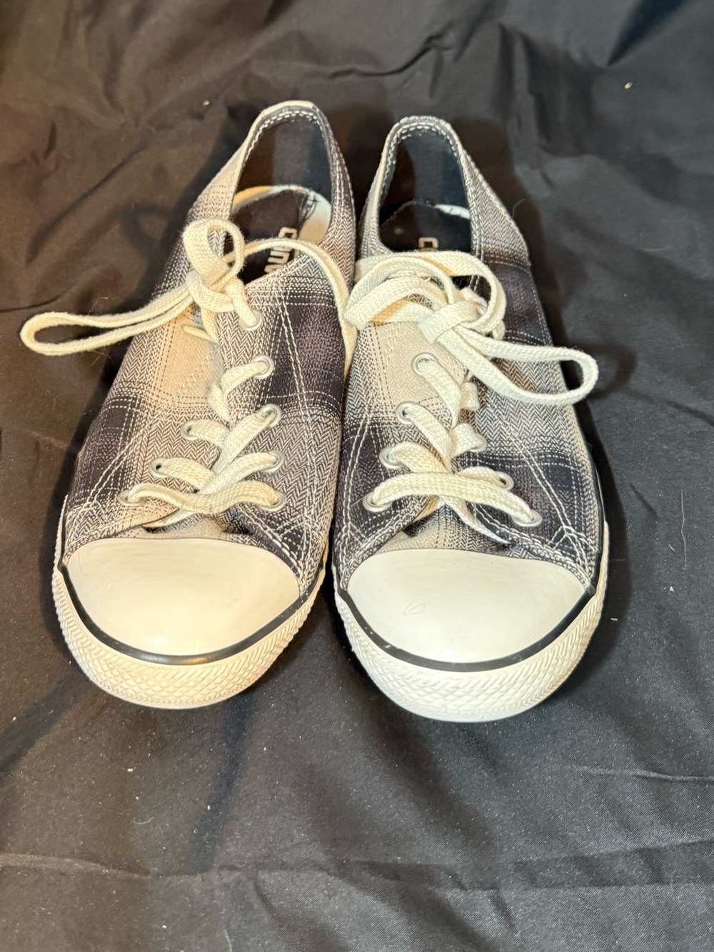 Converse Low-Top Sneakers in Black and White Distressed Plaid